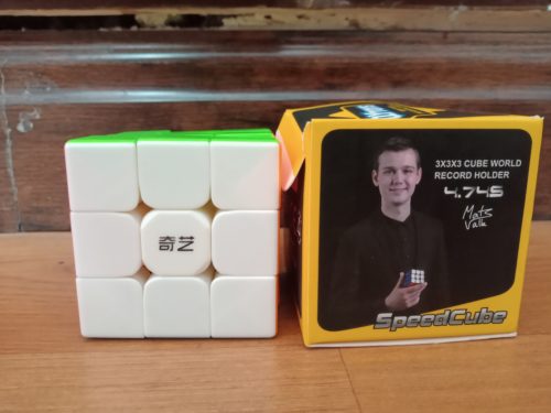 QIYI 3x3 Rubik Cube photo review